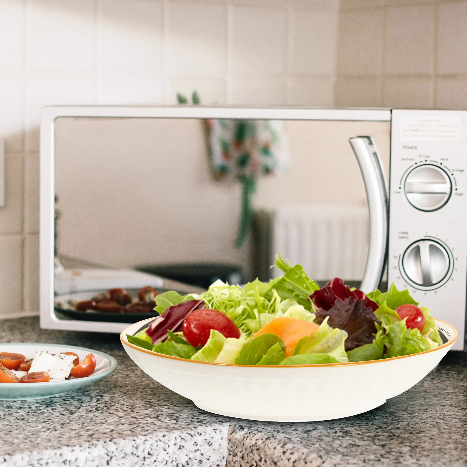 

1Pcs Ceramic Salad Plate with Pig Cartoon Design Round Dessert Fruit Plate Lightweight Practical Household Tableware