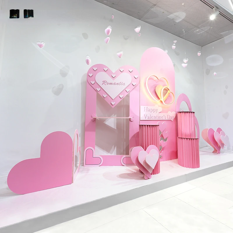 OM Original Scenes of Display Window Decoration and Props at DP Point of Pink Shopping Mall on Qixi Valentine's Day