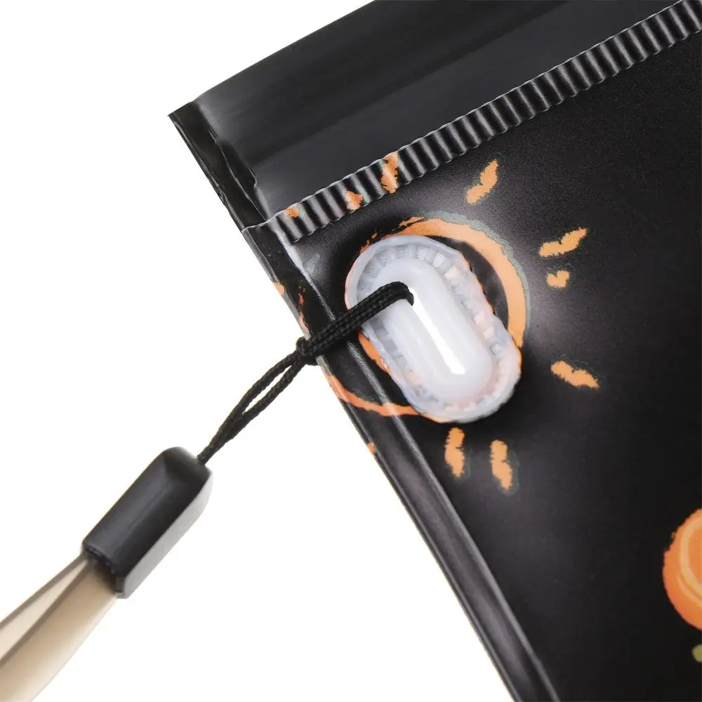 Cute Fashion Baby Product Portable Flip Cover Snap-Strap Stroller Accessories Tissue Box Wet Wipes Bag Cosmetic Pouch