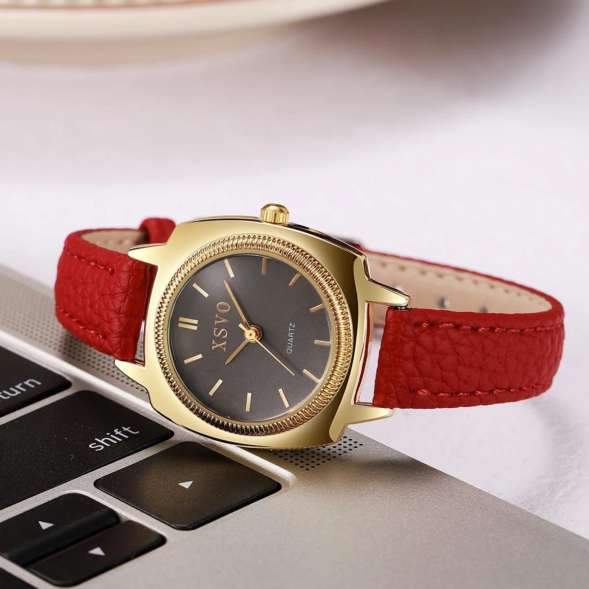ساعة كوارتز عصرية وأنيقة فاخرة بمينا دائري وحزام جلدي للنساء، مناسبة للارتداء اليومي، هدية عيد الميلاد #2