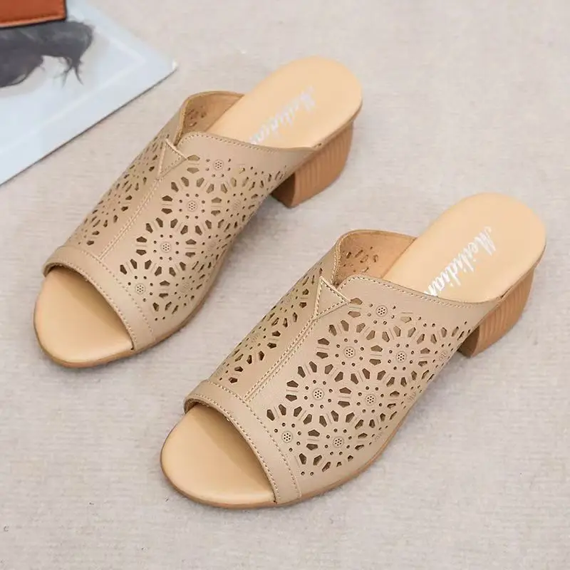 

Женские летние кожаные тапочки с открытым носком и мягкой подошвой, нескользящие дышащие уличные тапочки на блочном каблуке, сандалии для мам