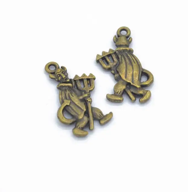 10Pcs  25*17mm Antique Bronze Alloy Charm Religious Monster Pendant Crafts EF3927