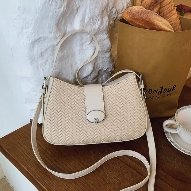 

Chic Women's Shoulder Bag Made Of Lizard-Print Leather Featuring Trendy Prague Neat Lightweight Daily Style​