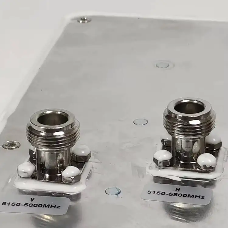 4X4 MIMO 5G لوحة مستقطبة مزدوجة 2.4Ghz 5.8Ghz 14Dbi 4-Port Band لوحة لاصقة مزدوجة الجوانب هوائي واي فاي عمودي #4