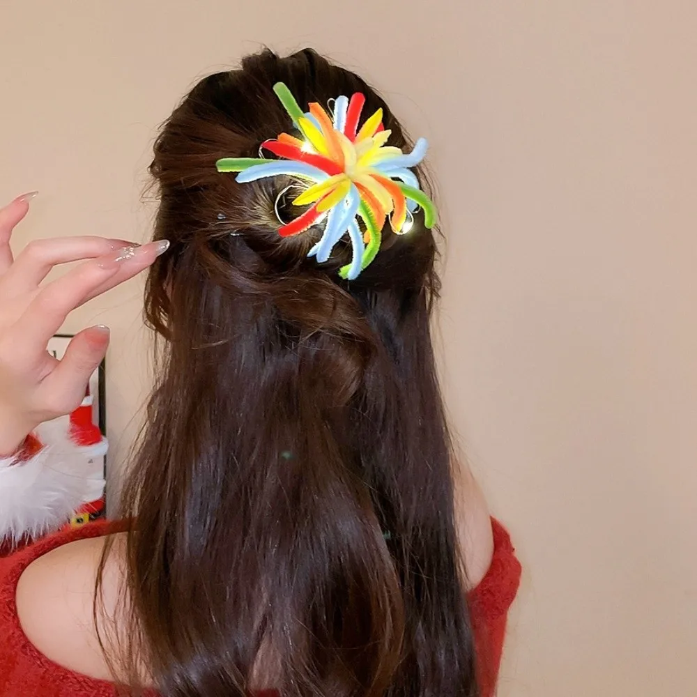 

Twist Bar LED Glow Hairpin Photographic Headwear LED Glow New Year Hairpin Colorful Light Up Glow Duckbill Clips