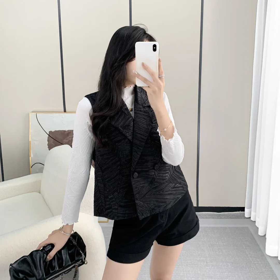 Pleats Pleated Vest Commuter 2024 Fall New Pleated Fashion Sleeveless Versatile Jacquard Casual Top Small Undershirt Clothing