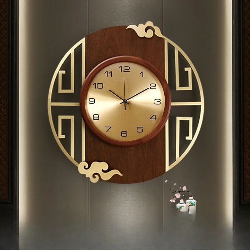 

New Chinese-style solid wood decoration hanging clock, spacious living room wall hanging clock