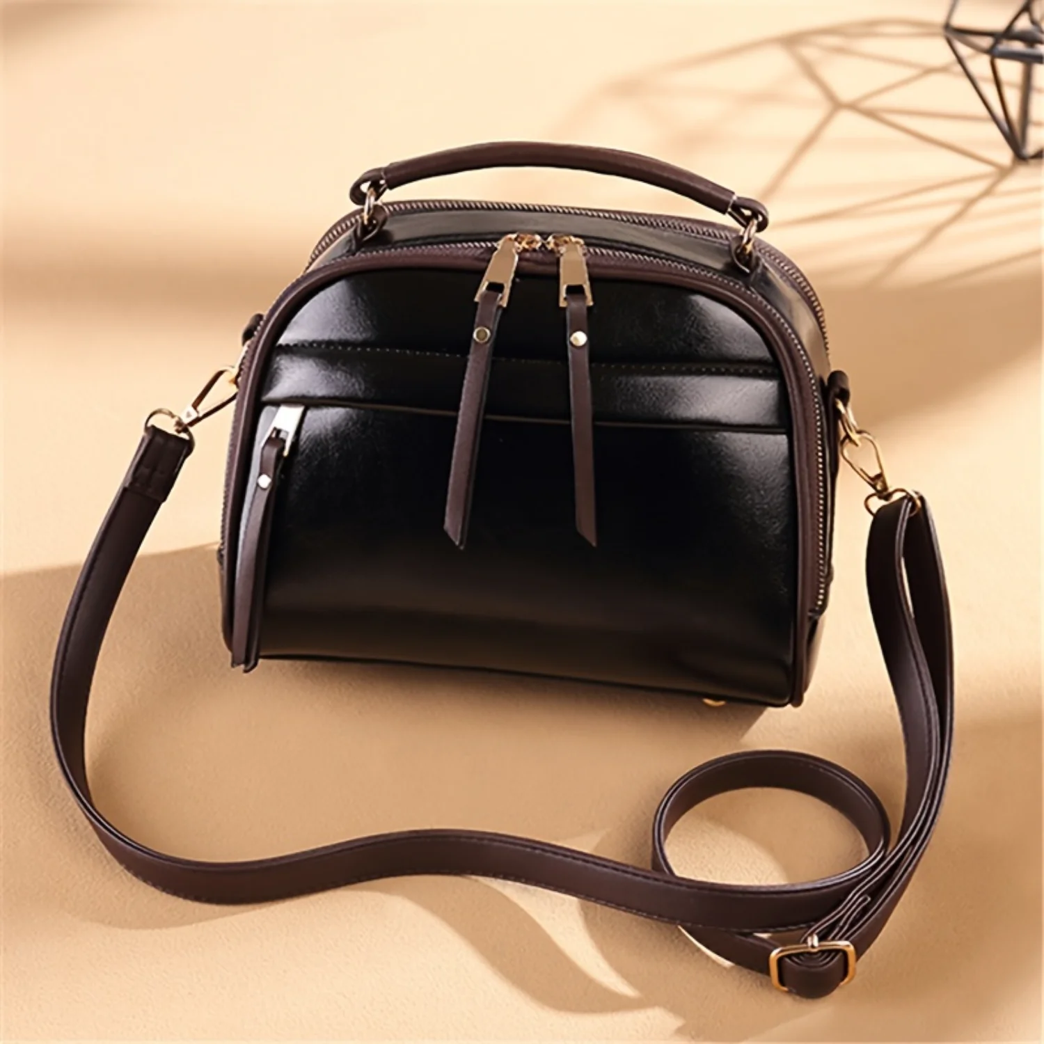 

Винтажная сумка через плечо из мягкой кожи, круглая однотонная сумка с несколькими ручками Ключевые слова: винтаж, мягкая кожа, сумка через плечо, сплошной цвет,