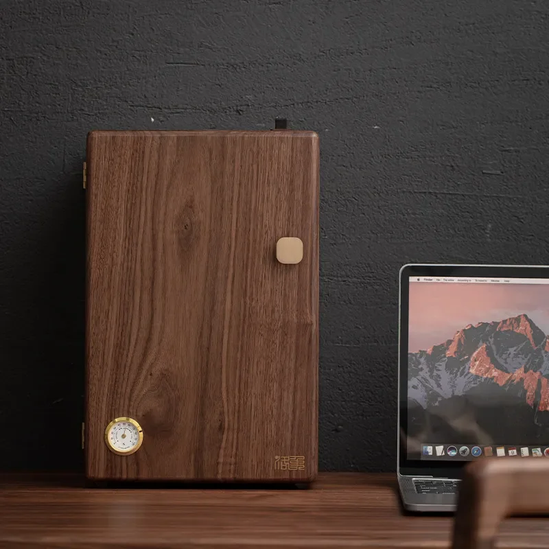 Walnut jewelry  storage box creative light luxury high-end jewelry box solid wood small lock exquisite jewelry cabinet