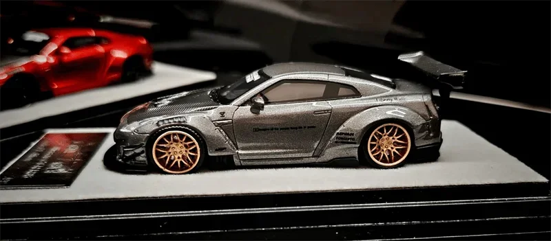 Qidian Model 1:64 GT-R R35 LB Carbon-Hood Limited299 نموذج سيارة من الراتنج