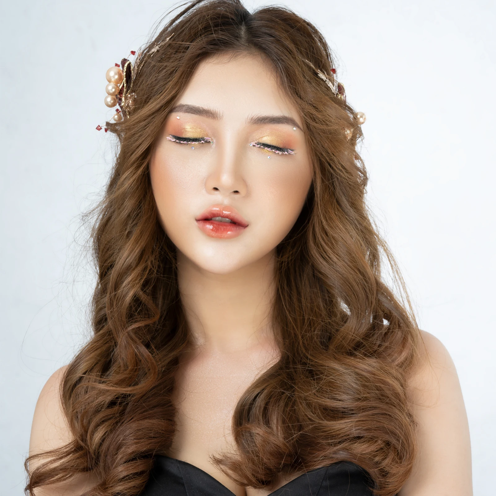 

Night Glow Fake Lashes Wispy False Eyelashes Short Individual Glitter Makeup Accessories For Wedding Party Cosplay Ball