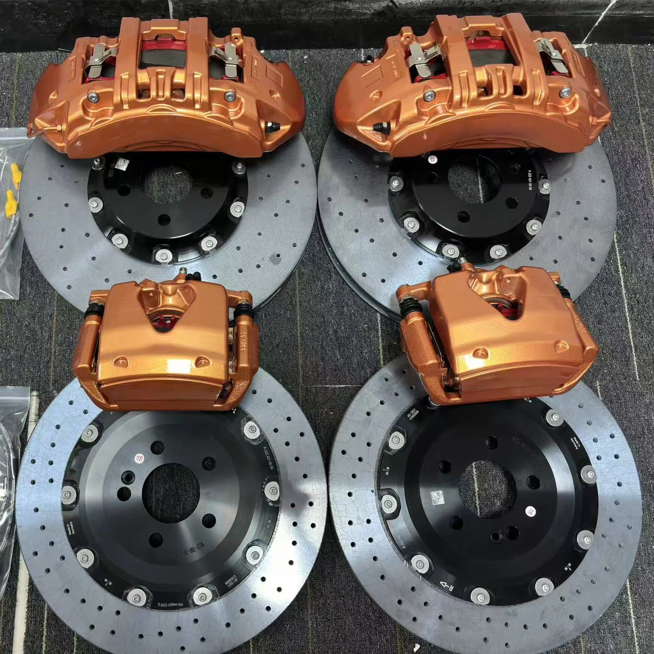 Braking System Ceramic Disc, Front 6 Piston Calipers, Rear 1 Piston Brake Calipers for  A45 C63 E63 S63 G63 G55 Series