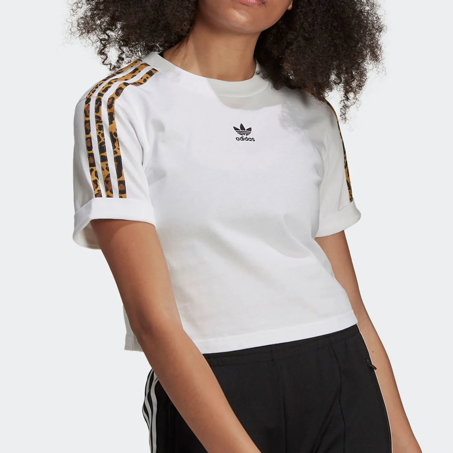 

Официальная аутентичная женская удобная повседневная спортивная футболка Adidas с тремя полосками и коротким рукавом HB4754