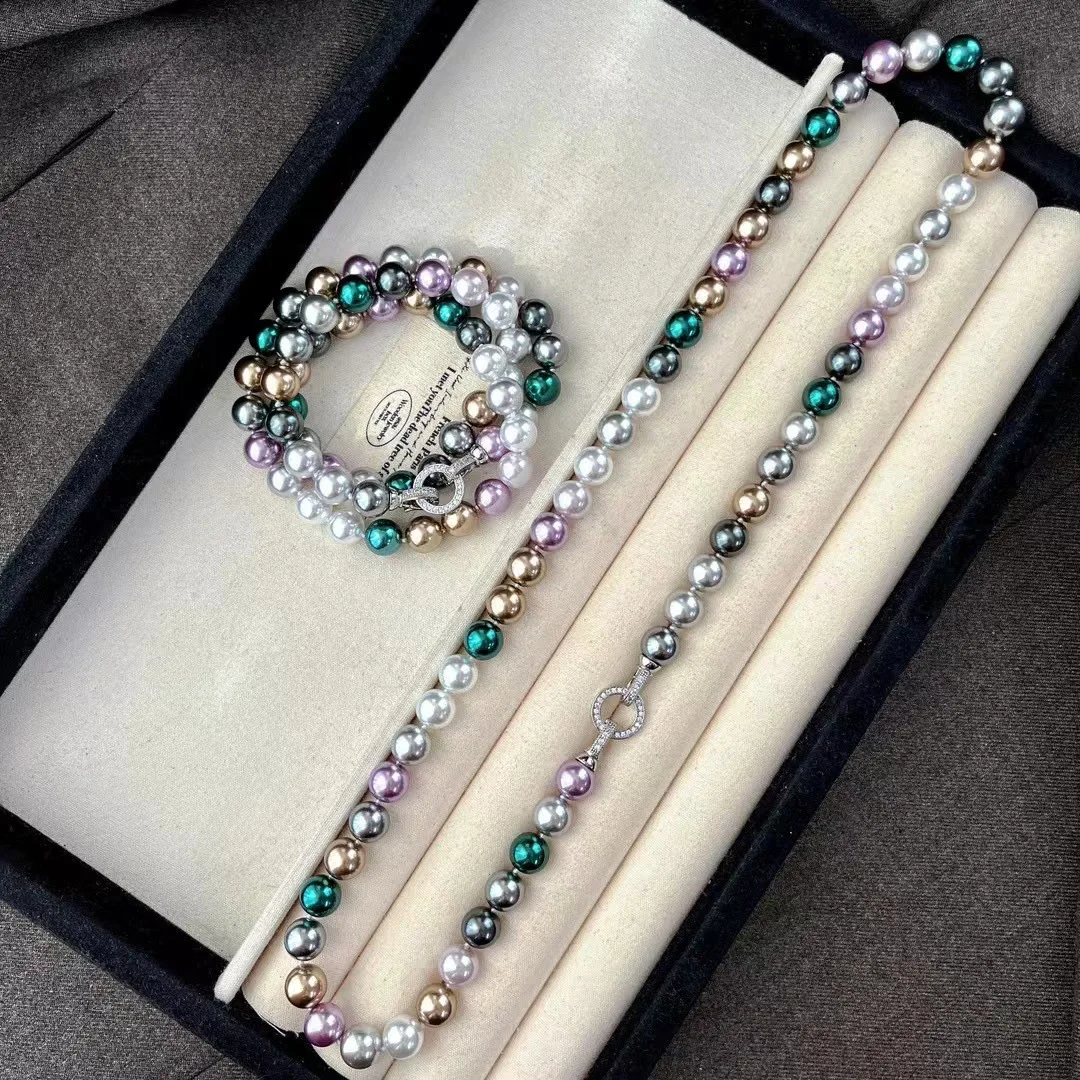 

Autumn and winter new retro Morandi malachite green Tahitian shell pearl necklace sweater chain