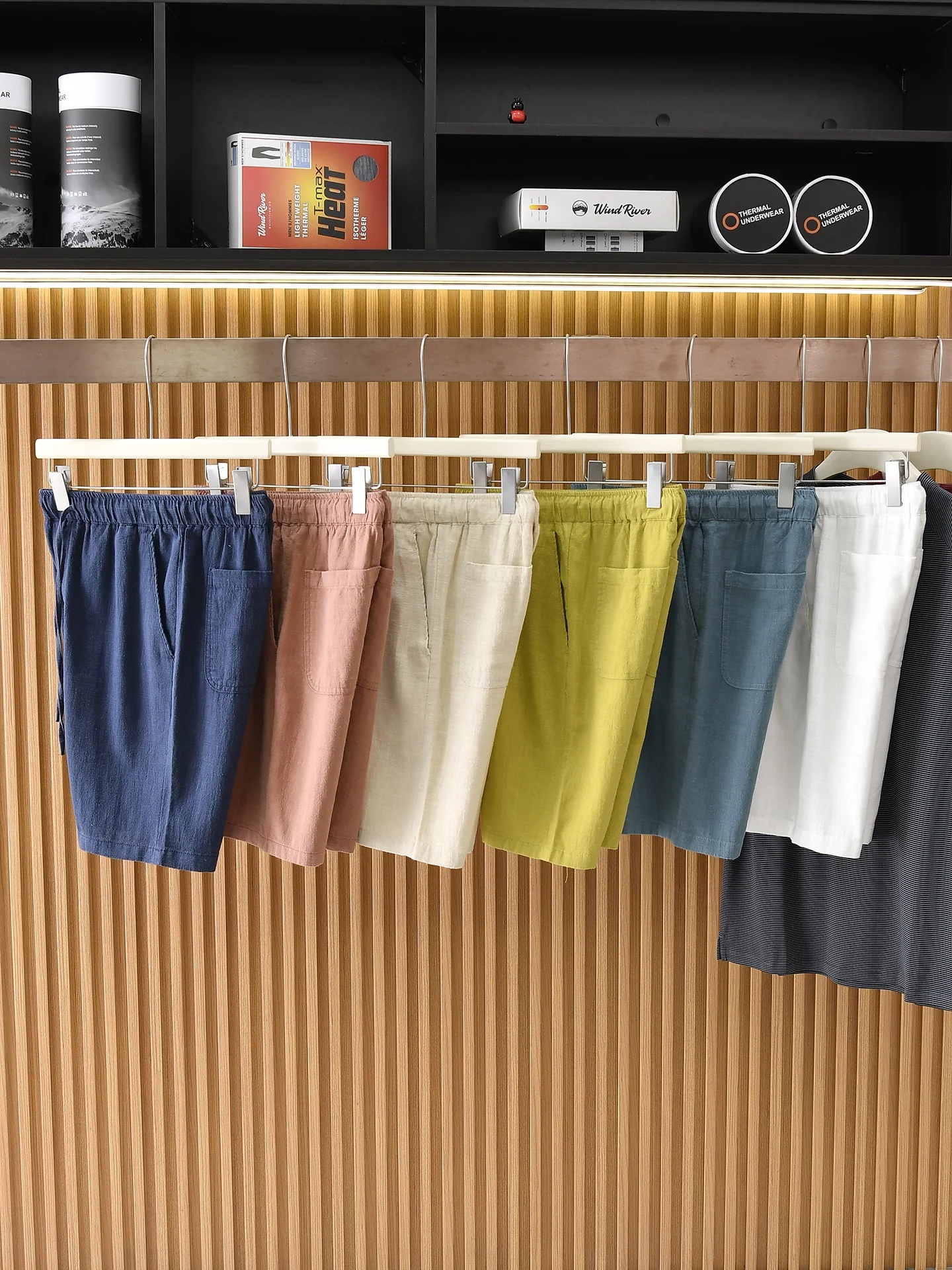 Men's Casual Breathable Moisture-Wicking Linen Cotton Blend Shorts Summer Fashionable Versatile Loose Fit Standard Waist
