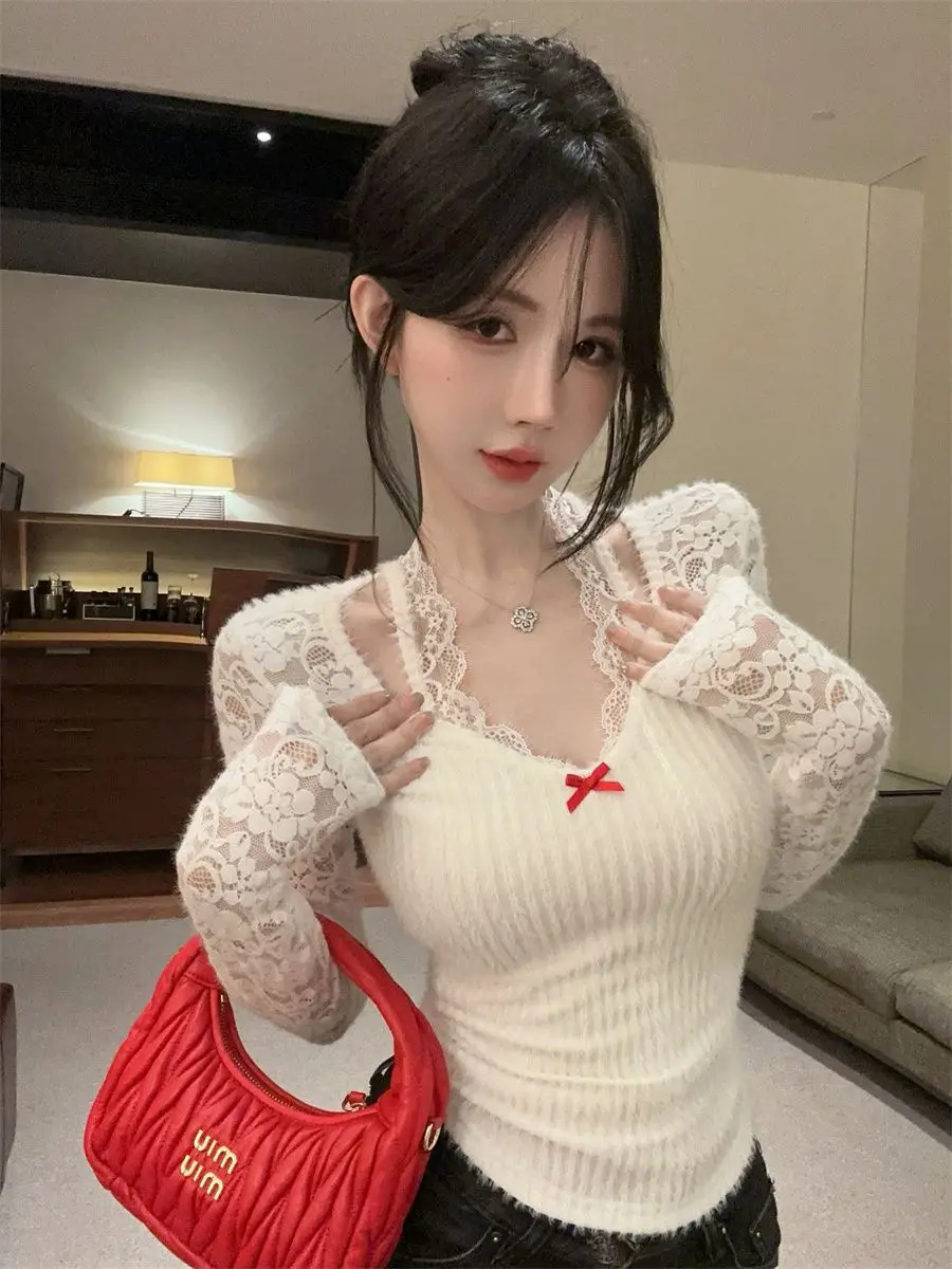 Pure Desire Style White Lace Splicing V-neck Knitted Bottom Shirt for Women Sweet and Spicy Girl Tailored Short Top