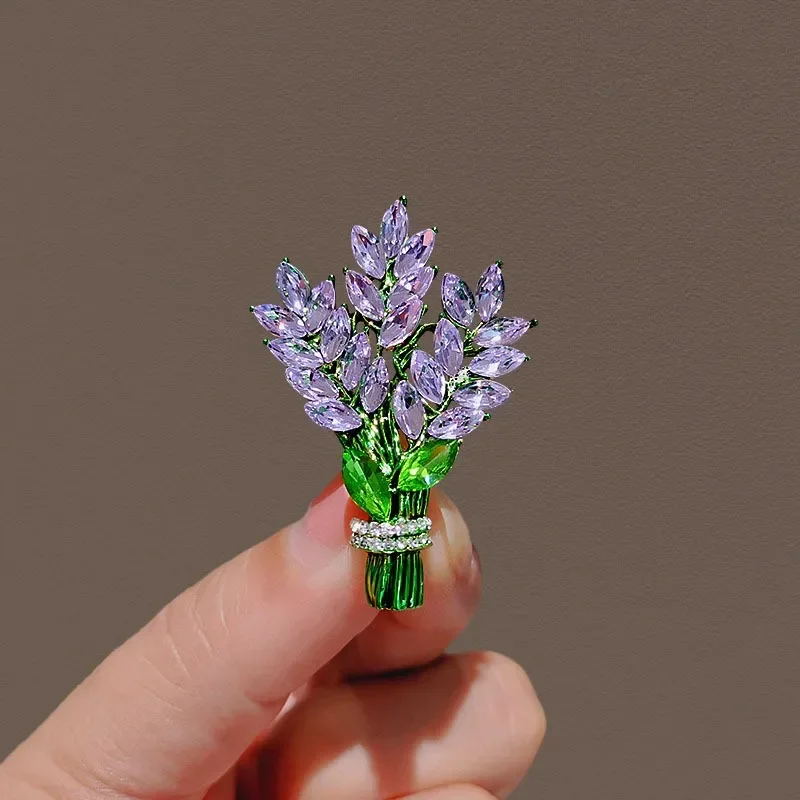 رائعة الأرجواني الخزامى بروش المرأة دبابيس كريستال حجر الراين باقة التلبيب دبابيس الملابس معطف المجوهرات الفاخرة فتاة هدية