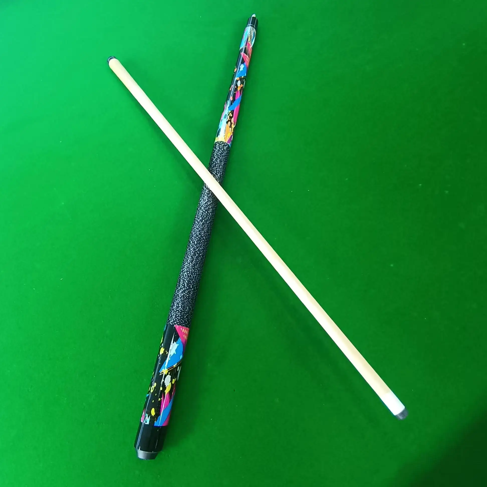 High Quality 13mm Maple Wood Cue Stick  and Carom Billiards Featuring Unique Splatter Design and Strong Bite Grip