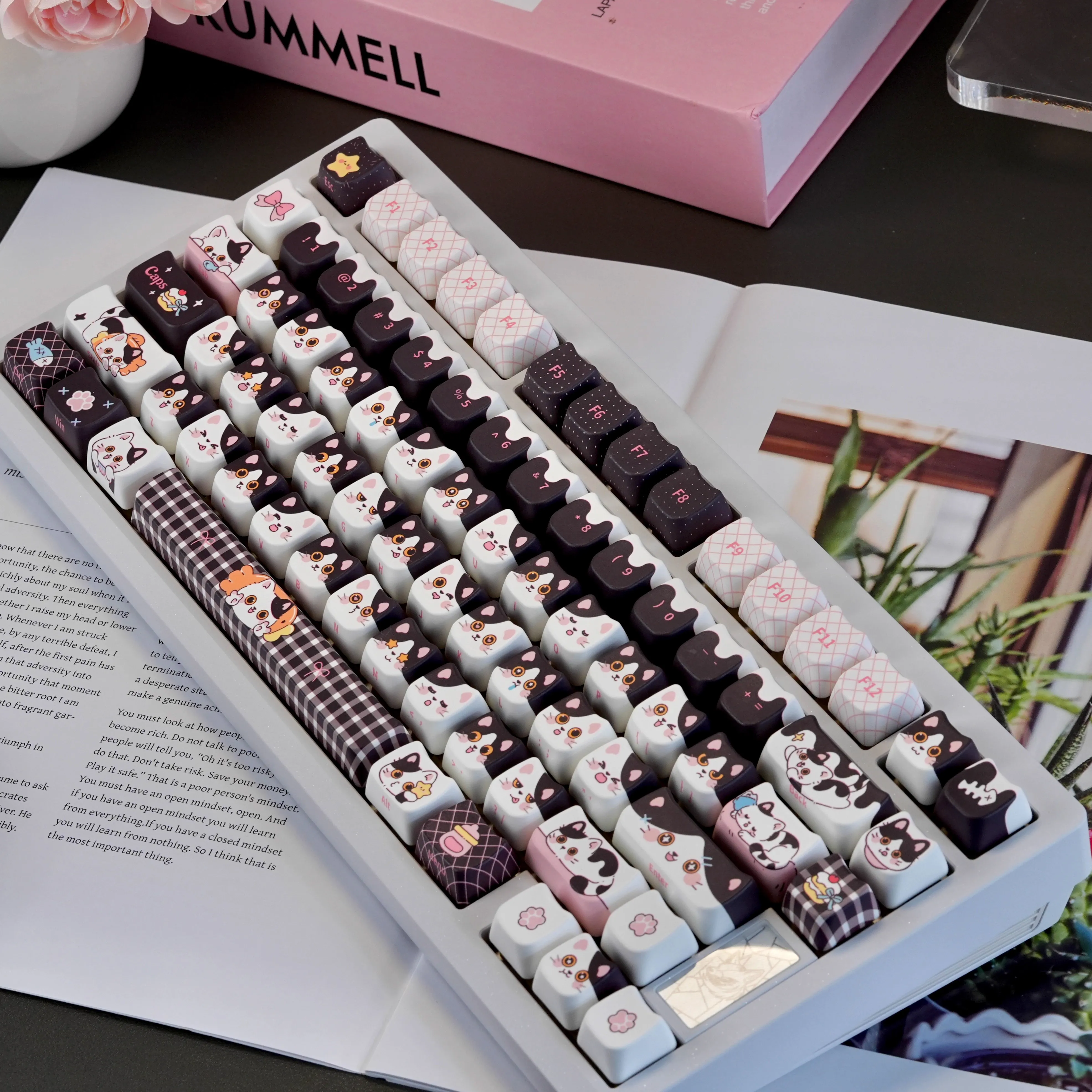 

Cow Cat Head Keycap Set Cute Black Cute Five sided Heat Sublimation PBT Keycap Compatible with 60 \ 68 \ 75 \ 87 \ 99 \ 108