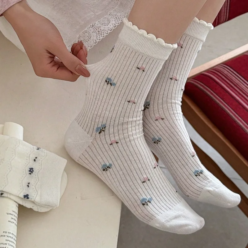 Damensocken aus Baumwolle, modisch, dünn, atmungsaktiv, niedlich, mit Blumenmuster, lange Socken für Damen, weiße Socken