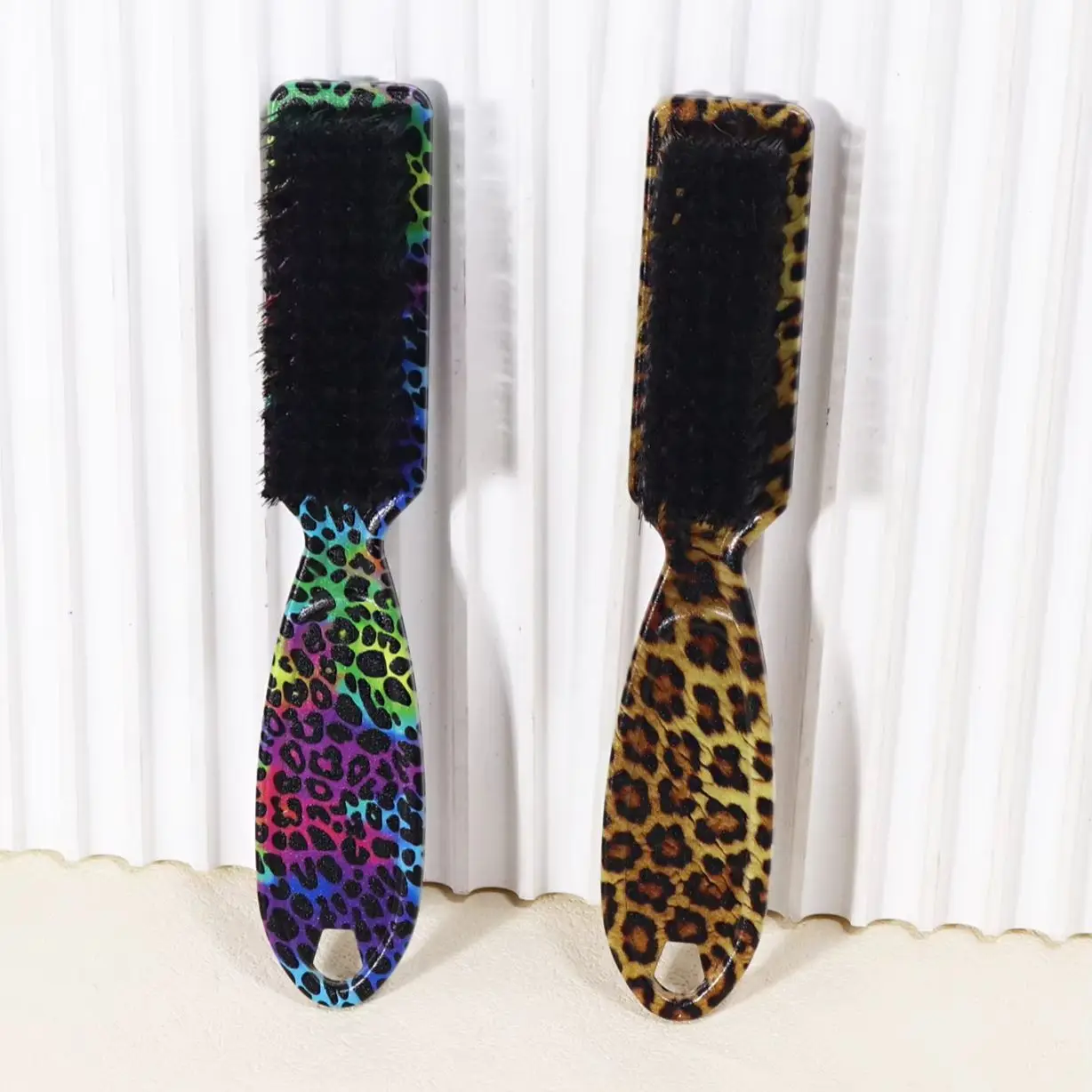 Professional Hair Styling and Cleaning Brush, Leopard Print Pattern, Plastic Handle Hair Beard Brush, Special for Real Hair Wigs
