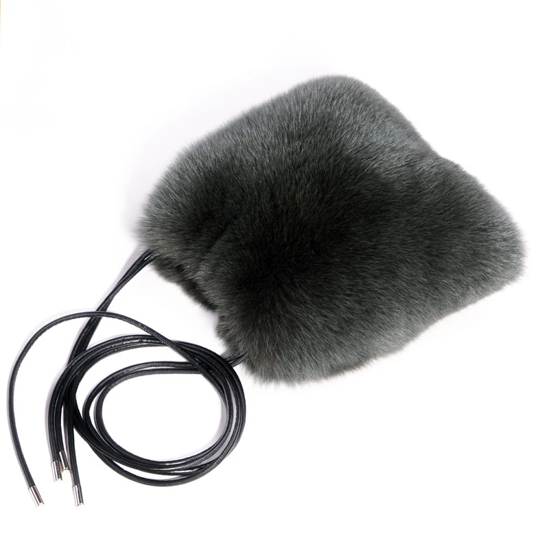 Stylish Large Capacity Women's Fur Bag Luxury Fluffy Fox Fur Crossbody Bag Drawstring Closed Casual Fur Shoulder Bag