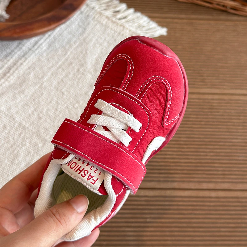 Kleinkind-Sneaker für Mädchen, Kinder-Freizeitschuhe mit Klettverschluss, weiche Sohle, Klettverschluss-Laufschuhe für kleine Mädchen, Rot/Weiß/Gelb – Detail 5