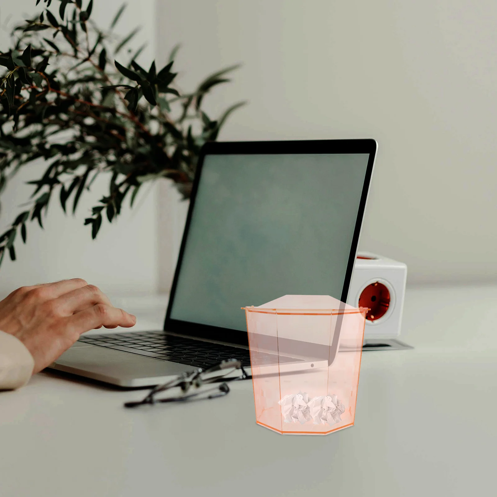 

Compact Lidded Trash Bin for Desk Small Waste Basket Ideal for Office Dorm Room Bathroom Vanity Countertop Space-Saving Rubbish