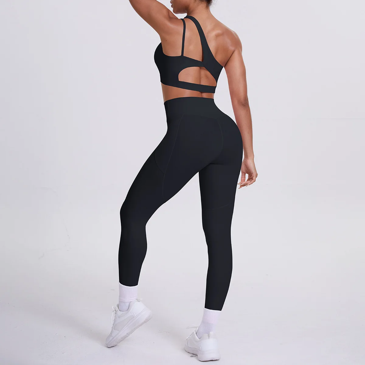 

Cross-back Single Shoulder Sports Bra‌ + ‌Naked Feel Seamless Yoga Set‌