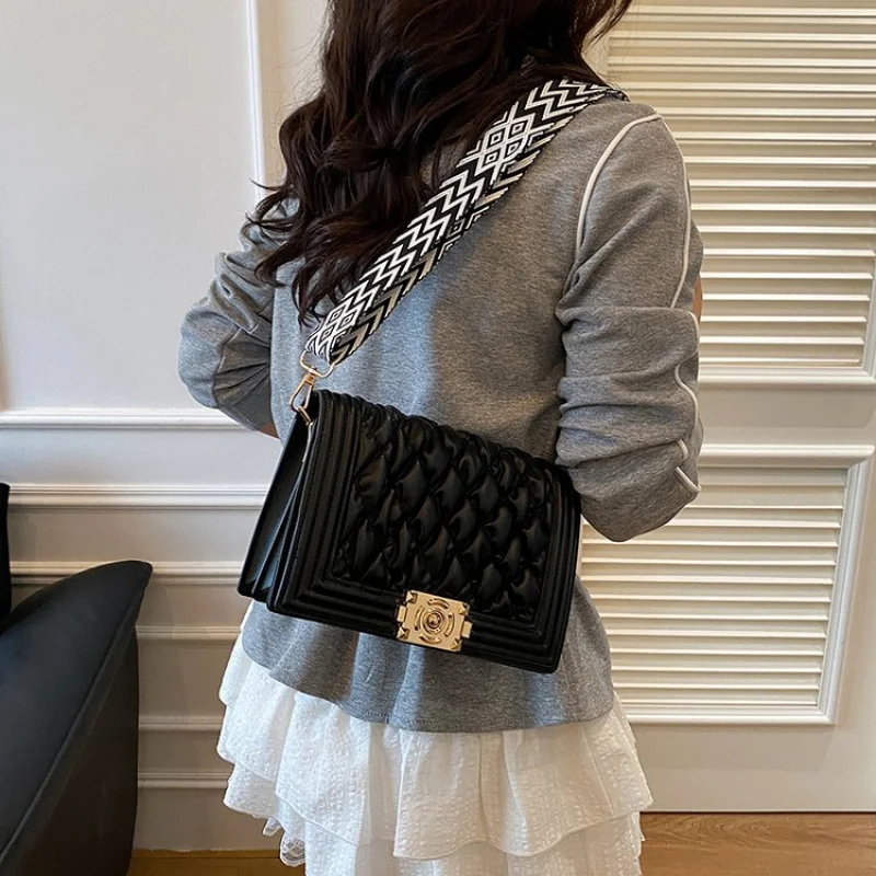 

Ladies Handbag Made Of Lion-Print Leather Featuring Paris Trendy Vintage Lightweight Soft Daily Modern Style​