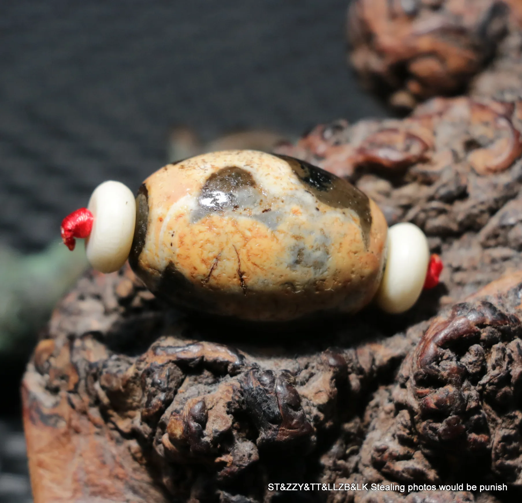 No.210402A1 Magic Power Tibetan Old Agate Ruyi As You Wish Hook Daluo dZi Bead For Jewelry Timestown Saurce Top Quality