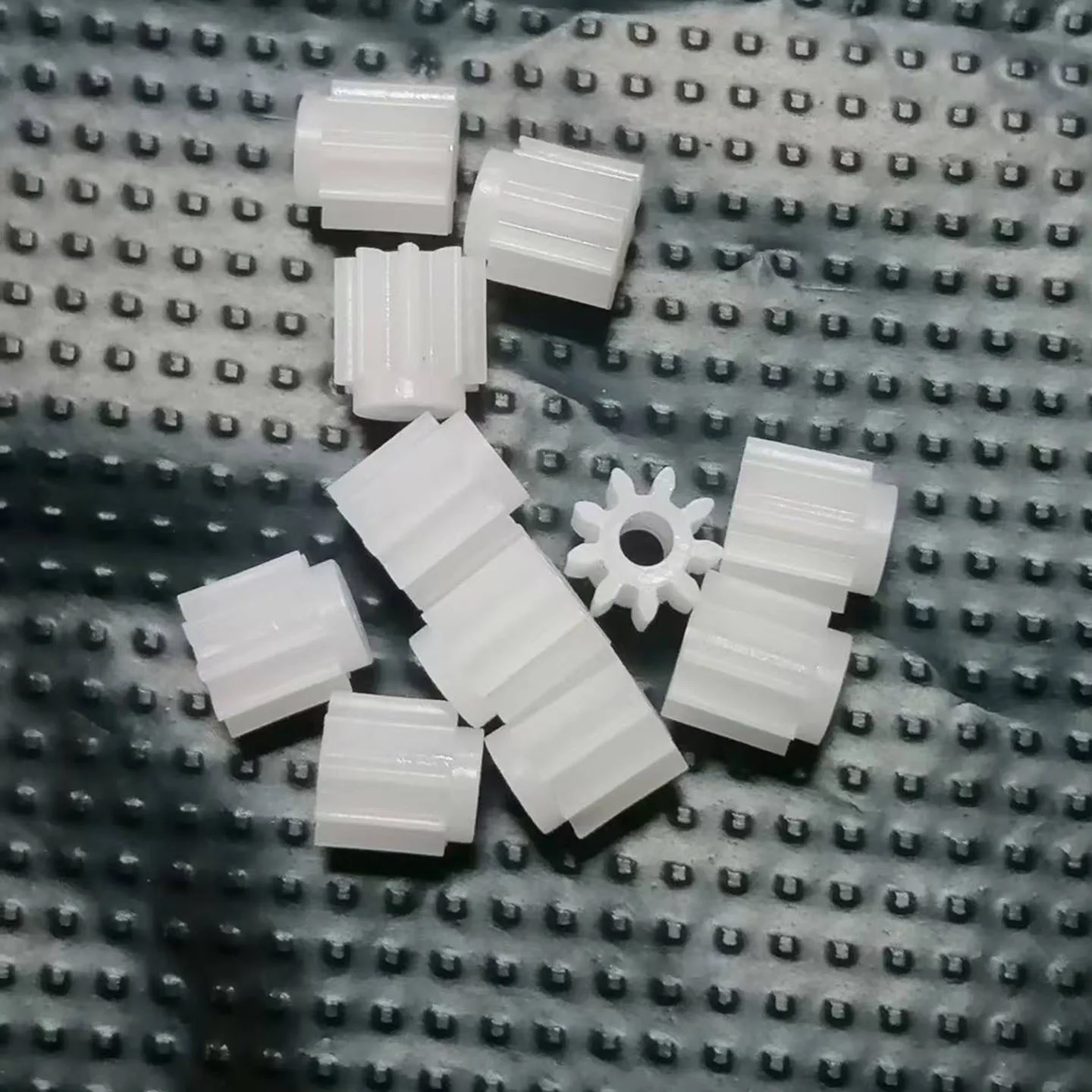 10pcs/lot 0.5 Module Plastic Gear,9 Teeth 2mm Hole Interference Fit,Shoulder Step Gear,92AJ Motor Gear,Transmission Parts
