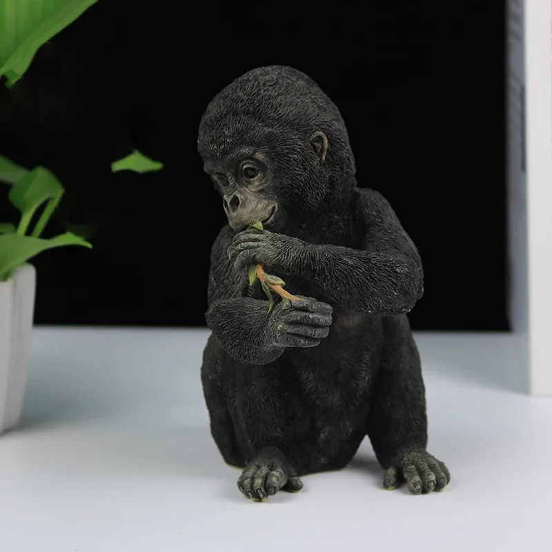 800g 12.5×8.5×15.5cm Chimpanzee Simulation Animal Model Soldier Play Art Car Ornament Resin Crafts Home Decoration Accessories