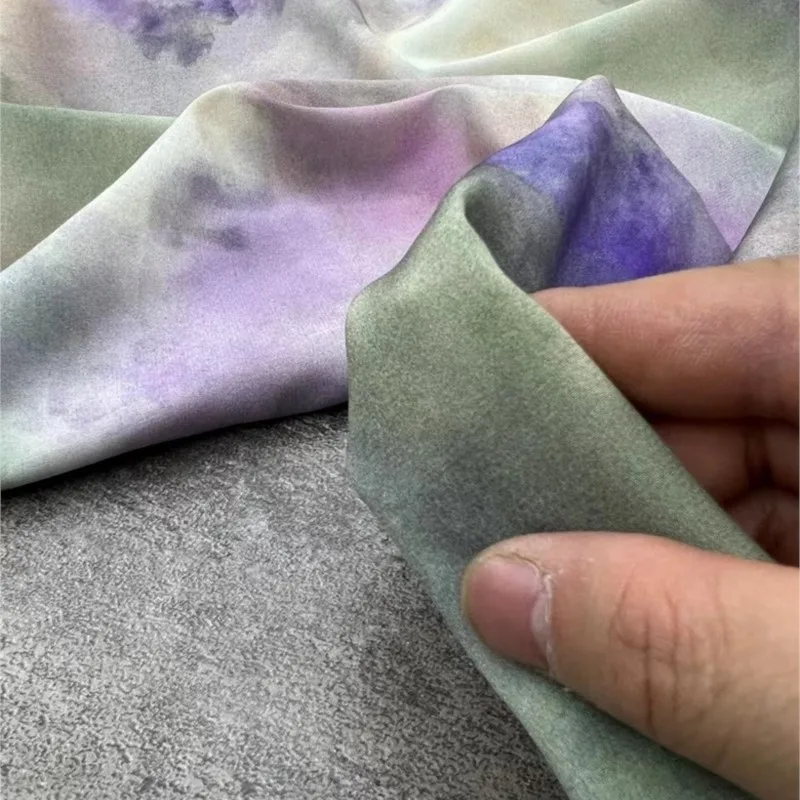 O novo tecido crepe duplo elástico de seda mancha roxa para 18 mães é feito de