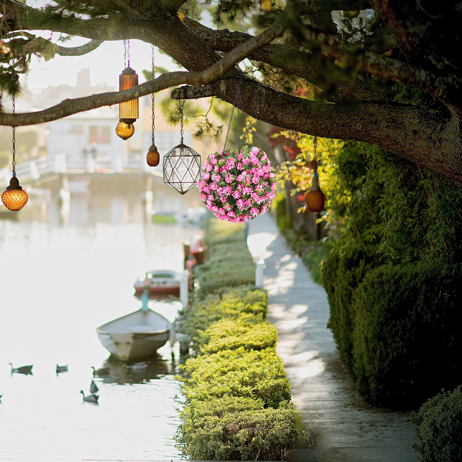 

Solar Flower Ball Light Outdoor Garden Decorative Lamp Hanging Lanterns for Terrace Porch Lawn Villa Party LED Solar Lighting