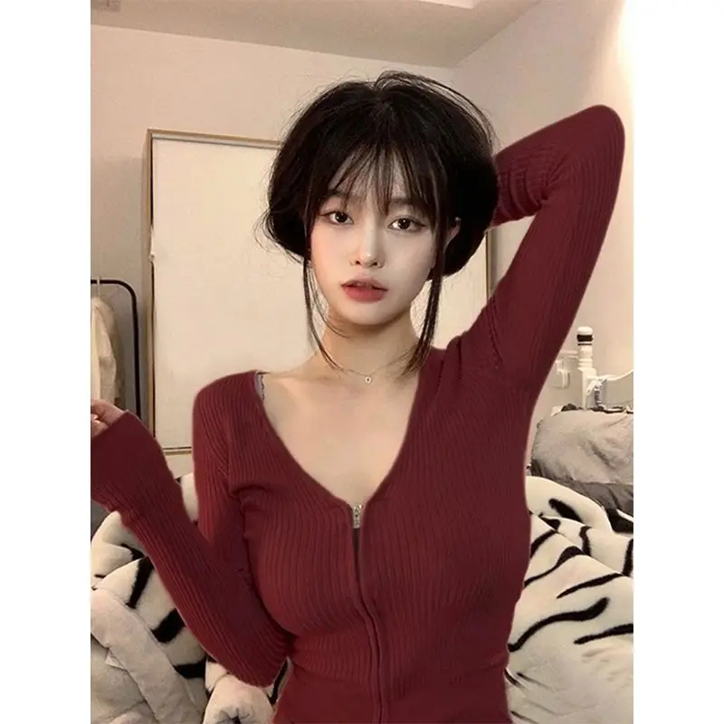 

Pure Desire Autumn Winter Red V-Ne Knitted Cardigan Base irt Long Sve Commute Sle Regular Length Glue Chest Pattern