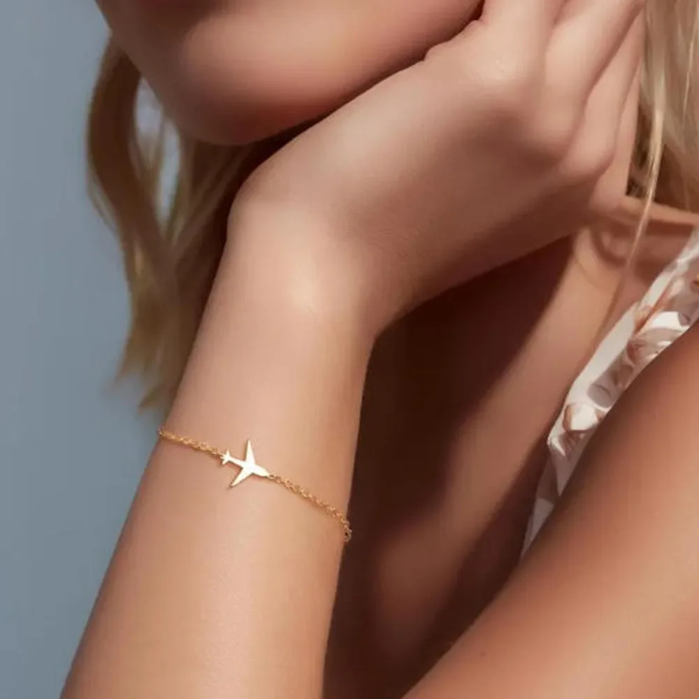Exquisite airplane bracelet: 14K gold-plated aviation themed jewelry