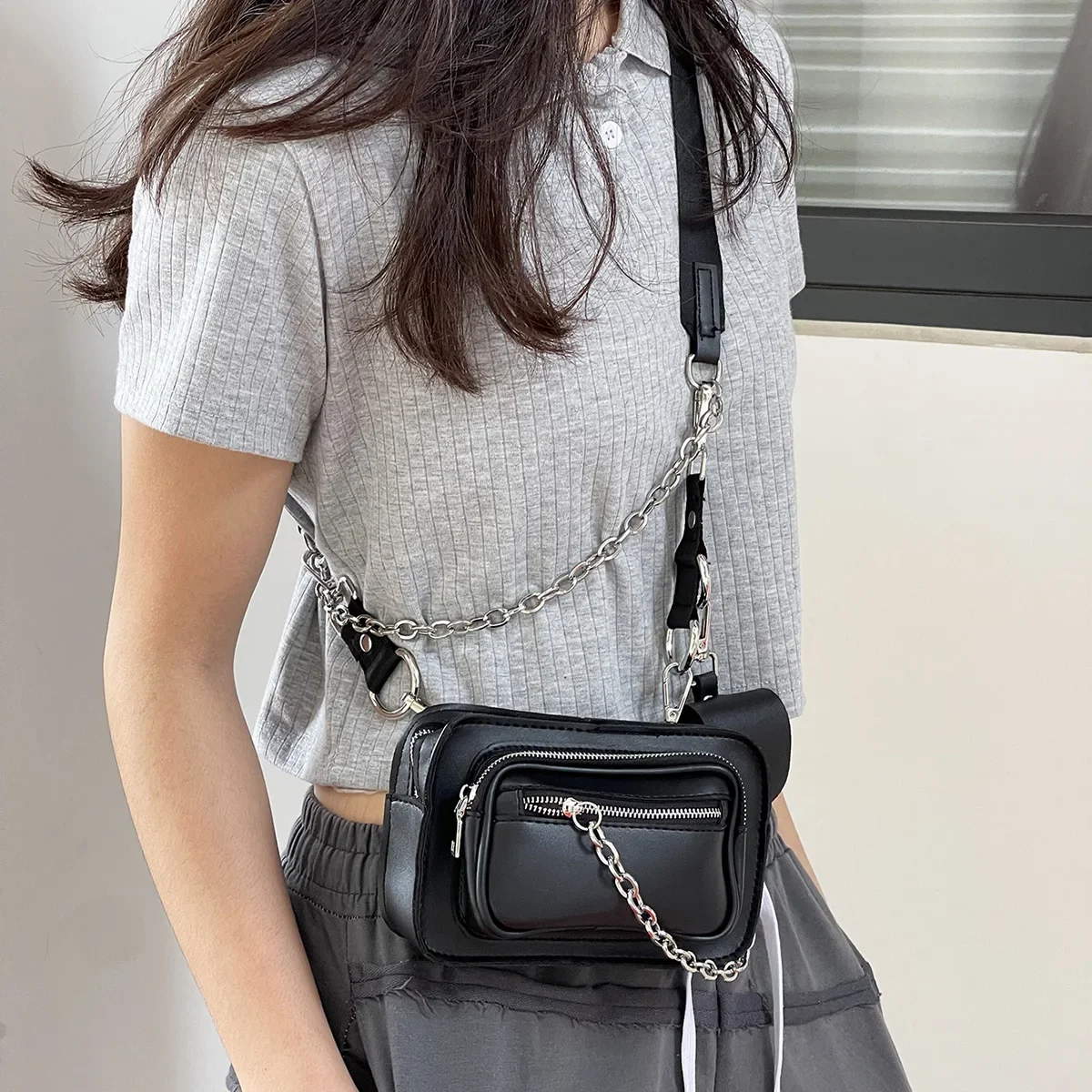 New Fashion Trend Versatile Chain Design Sense Mini Bag Accessories High Street Cool One Shoulder Crossbody Bag  handbags