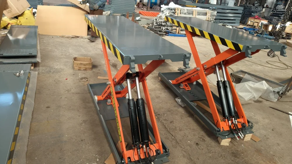 Movable Hydraulic Scissor Car Lifts 3500kg Capacity Mid-Position 1.2M Mobile Car Lifts
