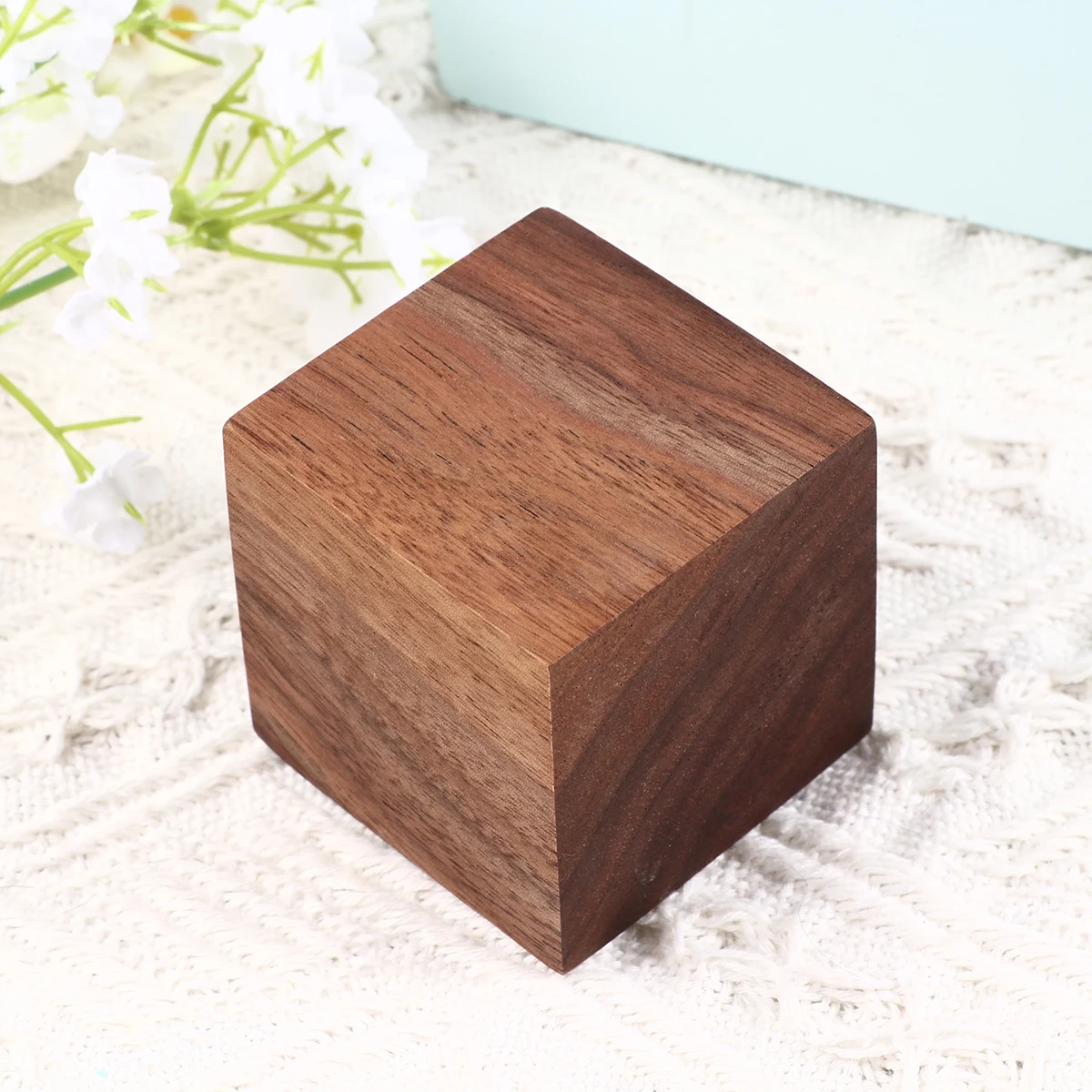 

Chic Solid Wood Mini Candlestick Black Walnut Creative Design for Home Wedding Party Decoration Candlestick Prop