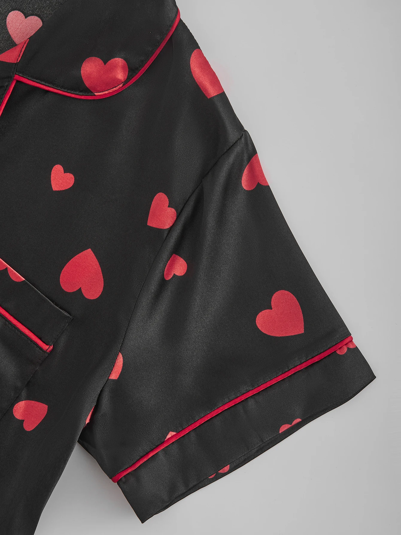 Women's Satin Silk Pajama Set Black Red Heart Print Short Sleeve Long Pants 2 Piece Loungewear Button Down Sleepwear