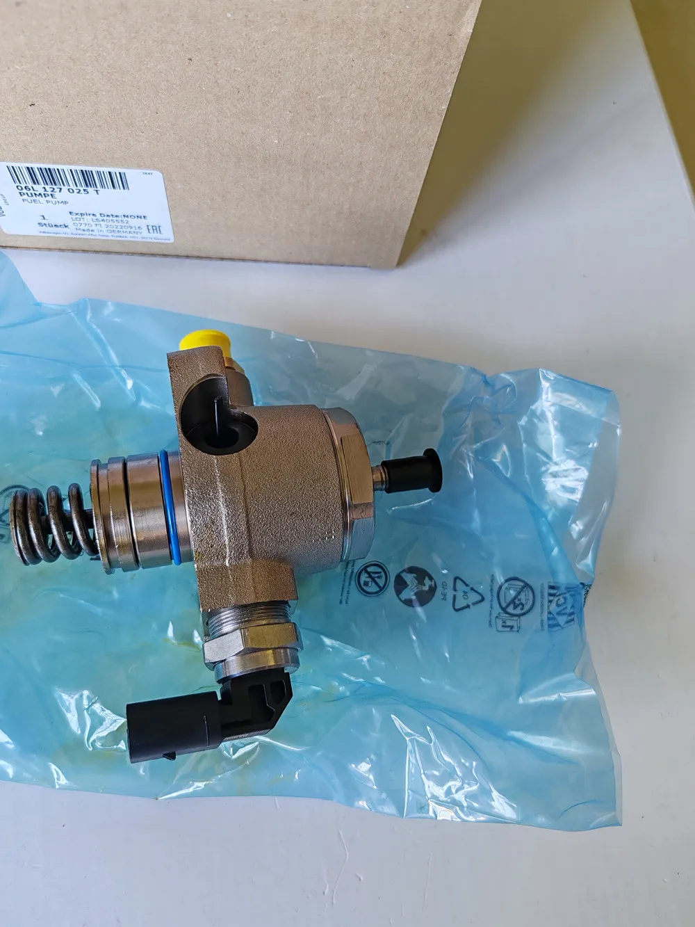 Made In Germany Genuine OEM EA888 Gen3 2.0T High Pressure Fuel Injector Pump 06L127025T For Audi A3 A4 A6 S3 VW Golf MK7 2.0T