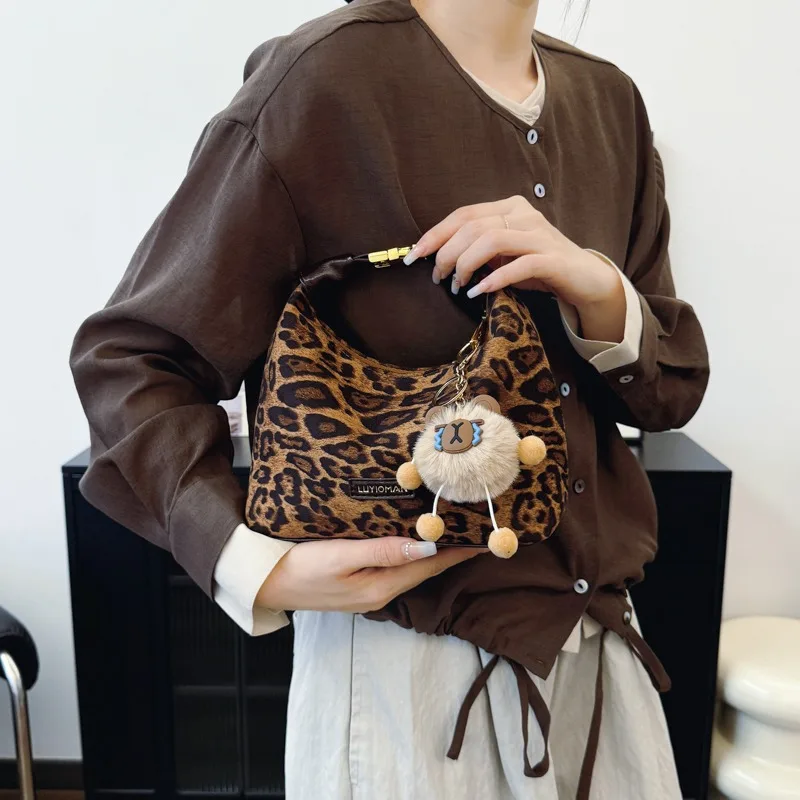 

Adventure Ready Shoulder Bag Women Multifunctional Handbag Durable For Outdoor Activities And Exploration