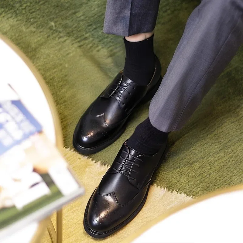 

Italian Mens Flat Dress Derby Shoes Luxury Genuine Leather Handmade Quality Comfortable 2026 Spring Wedding Social Shoes Man New