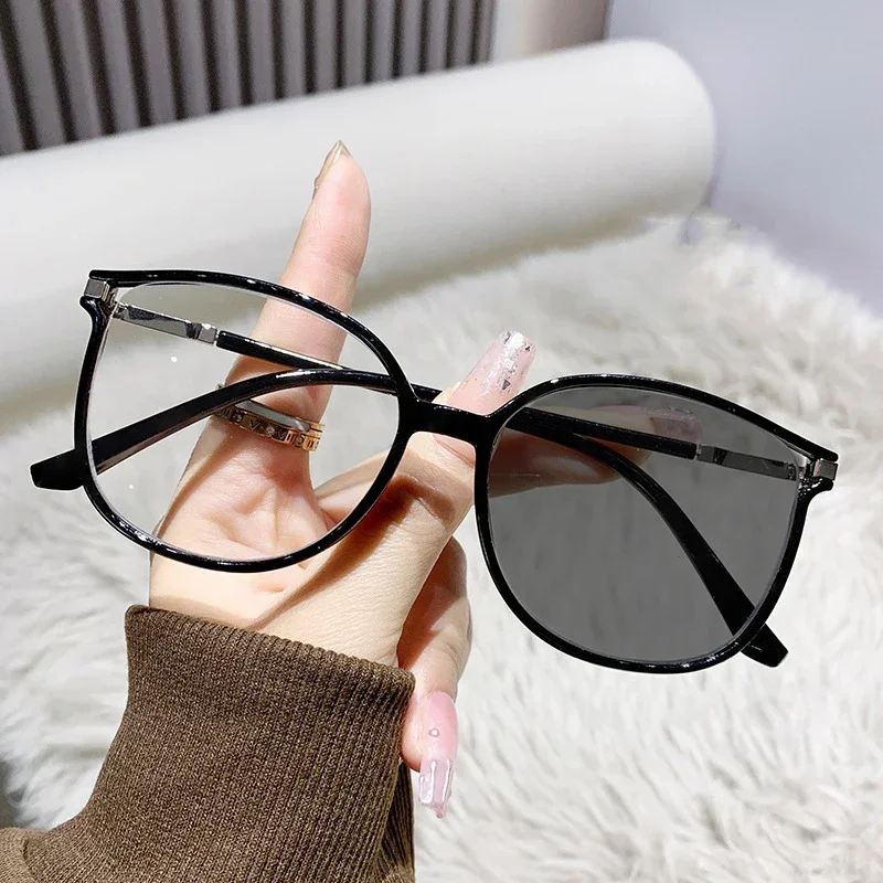 Trendy Photochromic Women Myopia Glasses Men Ultra Light Large Frame Near Sight Glasses Anti Blue Light Color Changing Eyewear