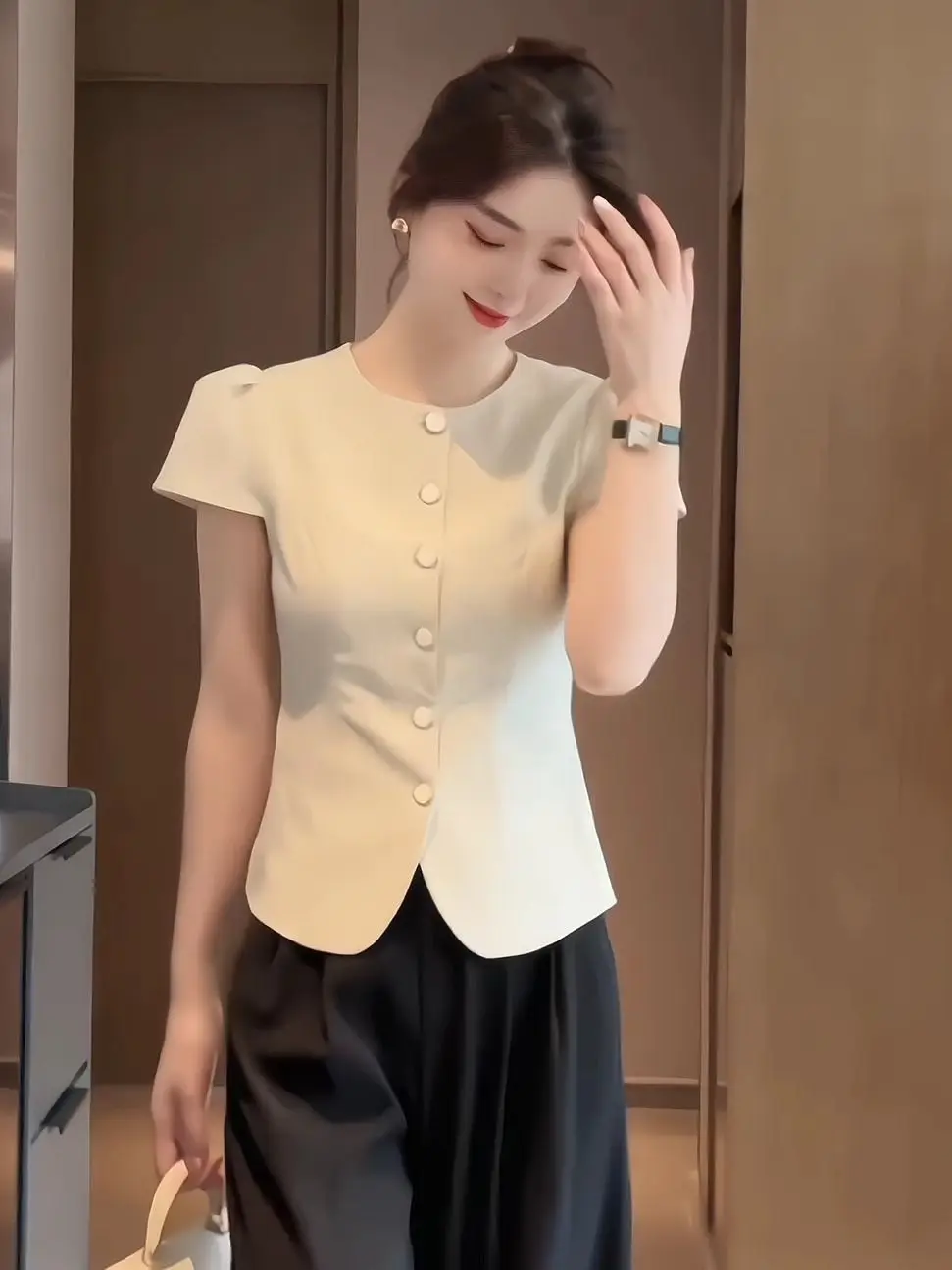Fashion Retro French Temperament Shirt for Women in Summer New Slim and Fashionable Solid Color Versatile Casual Top