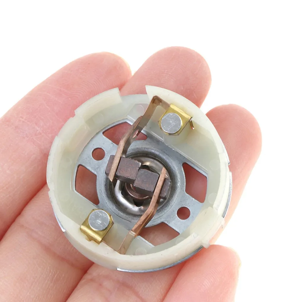 مجموعة حاملات وفرش من الكربون الأساسي لمحرك الحفر الكهربائي RS550/555 3 حاملات و6 فرش متضمنة