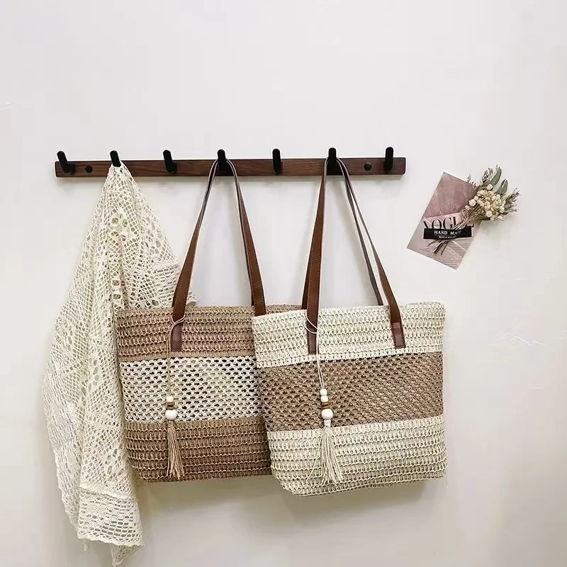

Large capacity braided bag color contrast striped grass braided bag summer new underarm bag shoulder bag