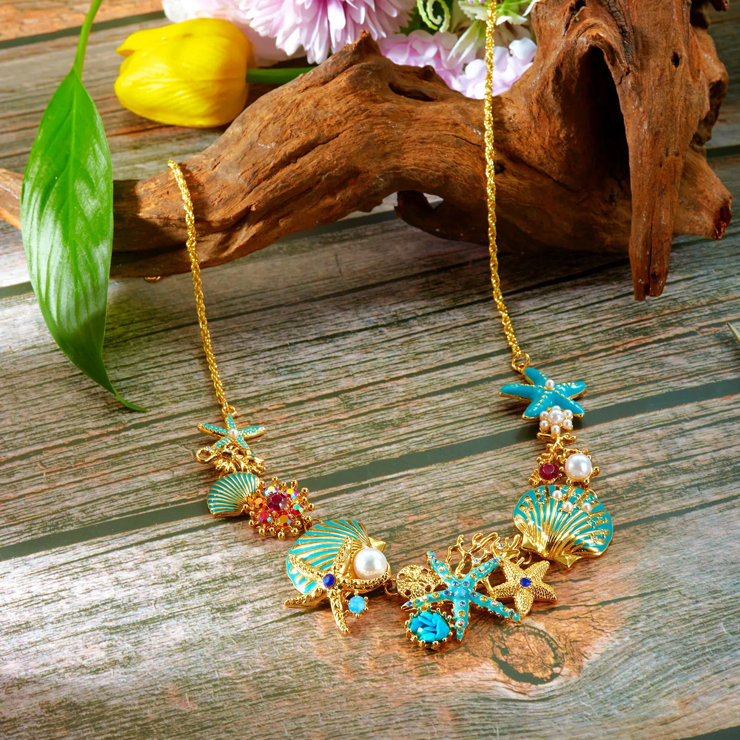 

Luxury Mermaidcore Starfish Shell Statement Necklace for Women Unique Ocean Themed Statement Necklace Beach Party Jewelry Gift