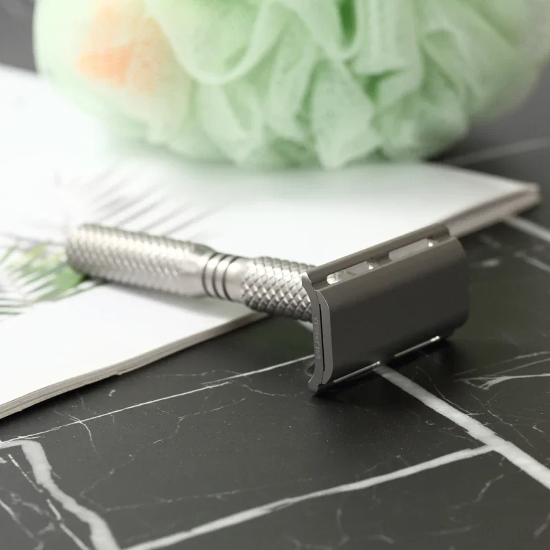 YAQI Ghost Cross Grain Pattern Titanium Light Weight Safety Razor For Men Durability Ergonomic Design Comfortable Experience
